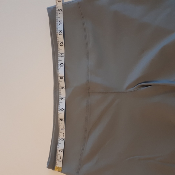 Joe Fresh Capris - Picture 4 of 6